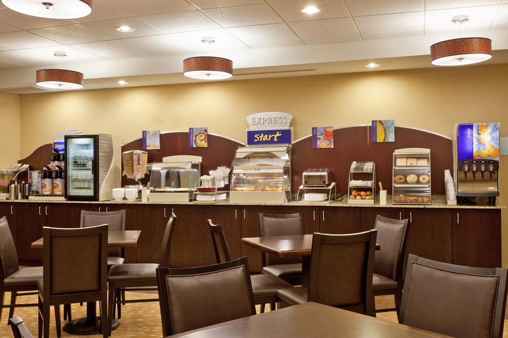 Holiday Inn Express & Suites Malone By Ihg Exteriér fotografie