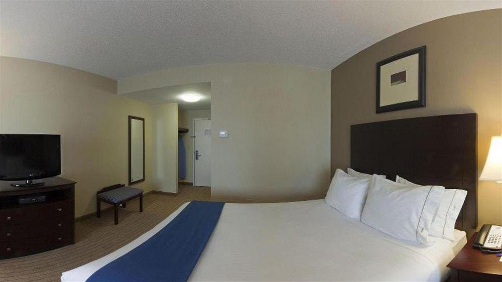 Holiday Inn Express & Suites Malone By Ihg Exteriér fotografie
