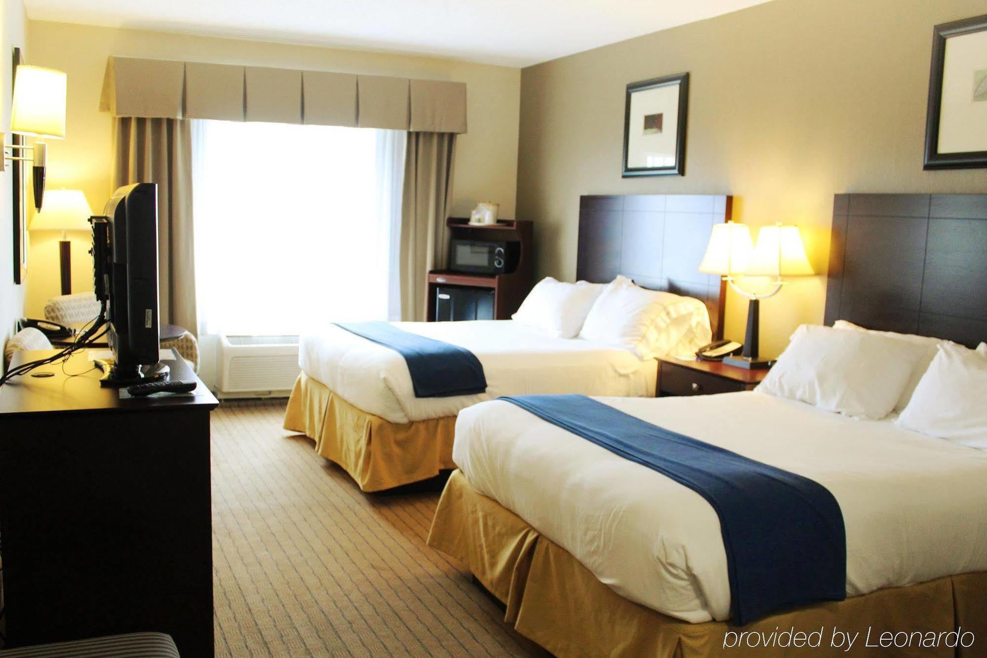 Holiday Inn Express & Suites Malone By Ihg Exteriér fotografie