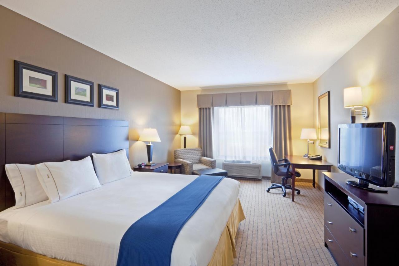 Holiday Inn Express & Suites Malone By Ihg Pokoj fotografie